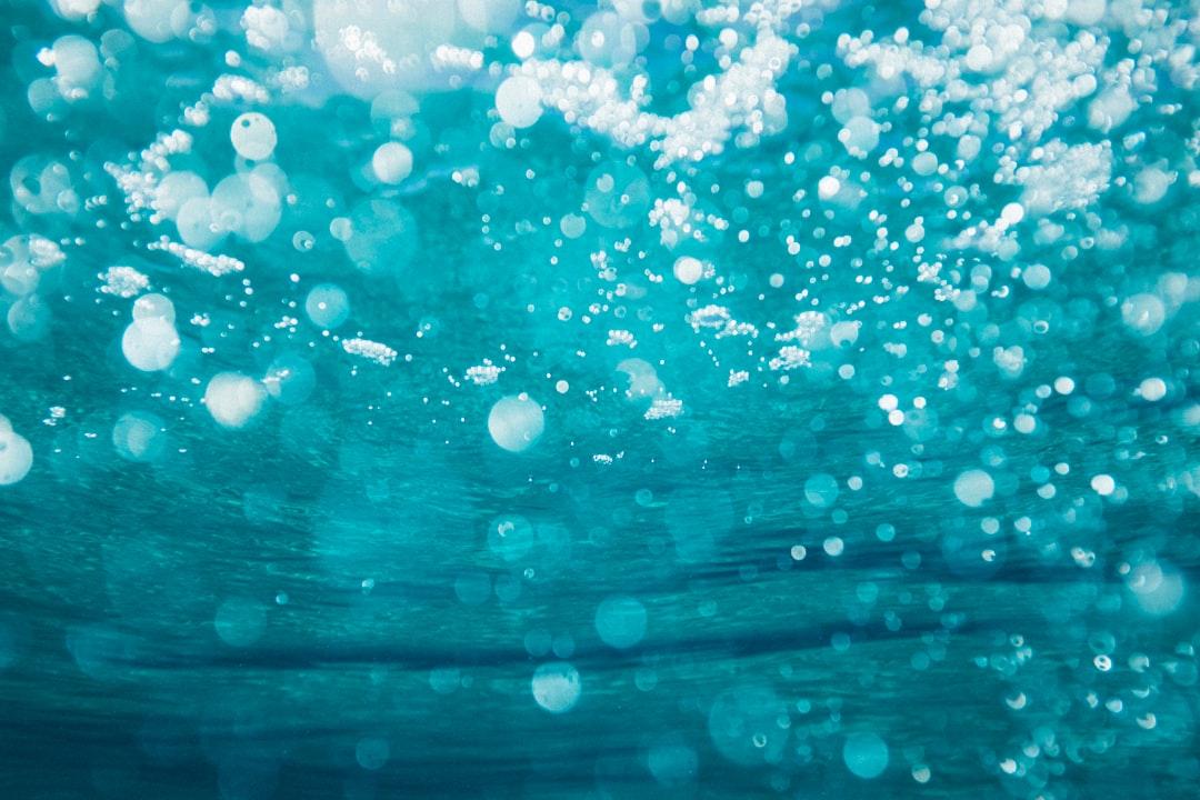 Underwater photography of water bubbles from Sime Basioli on Unsplash