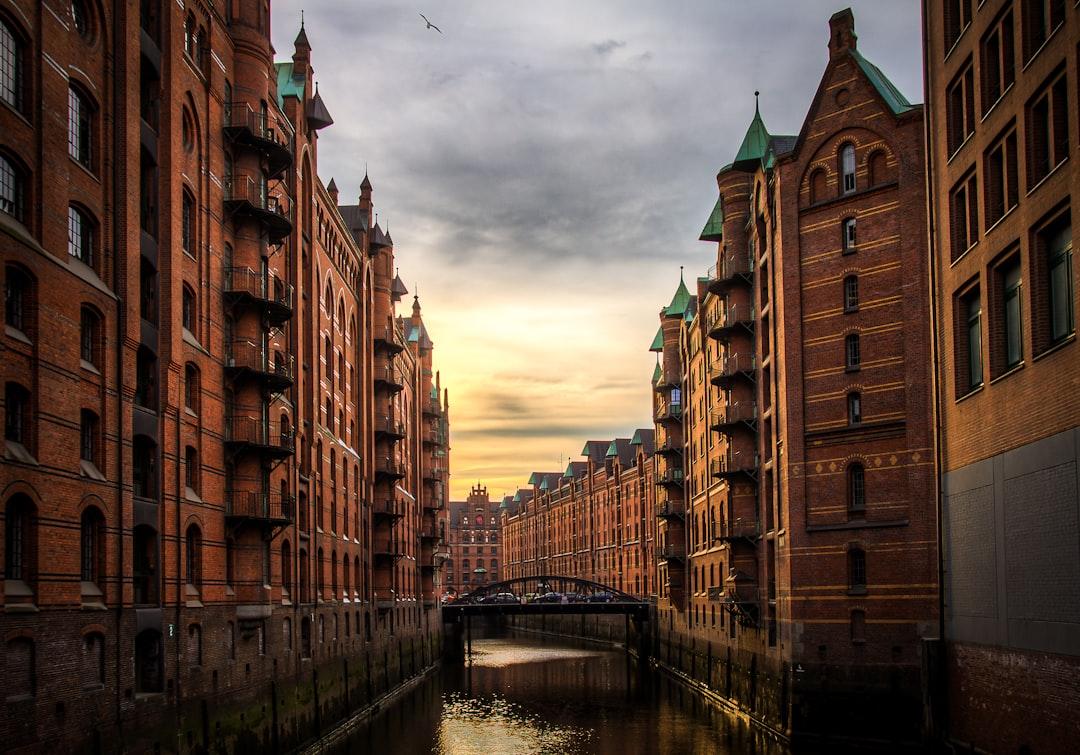 River between brown concrete buildings from Meduana on Unsplash Nước hoa 'dỏm' gây họa