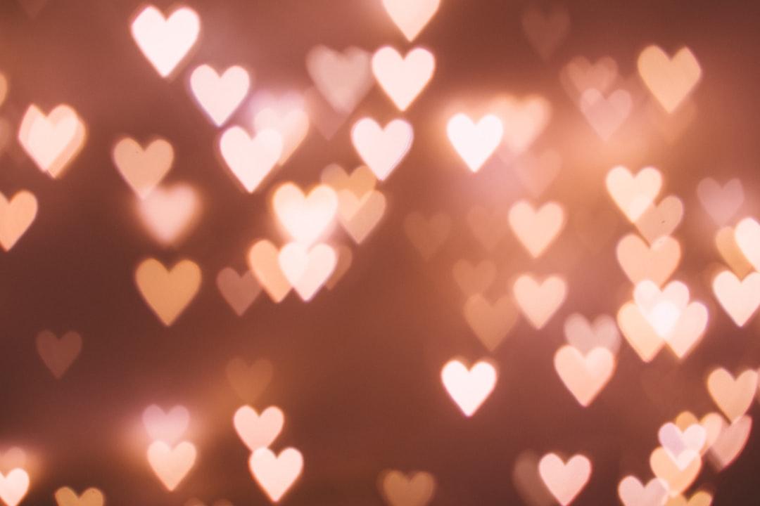 Heart bokeh light from freestocks on Unsplash