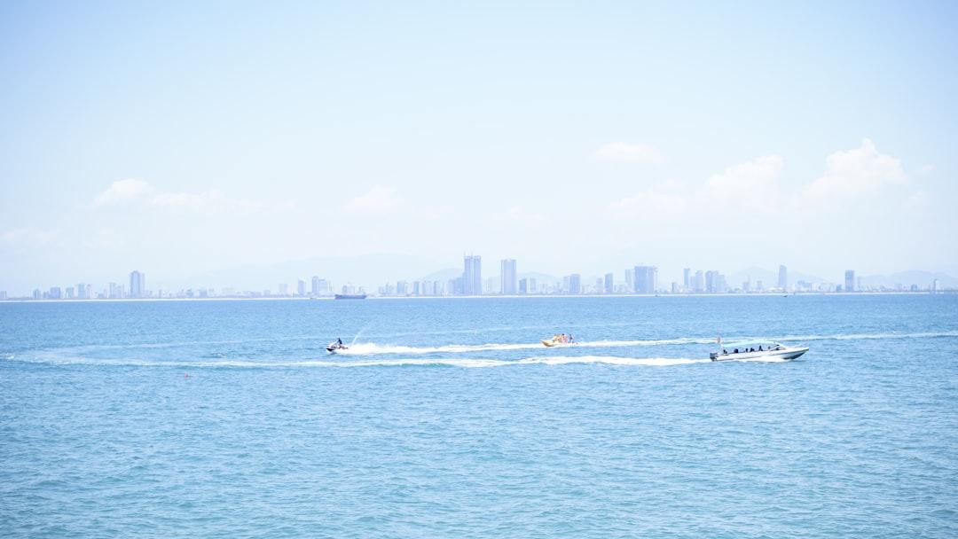 Bệnh viện Ung thư Đà Nẵng: Tuyển hàng trăm bác sĩ