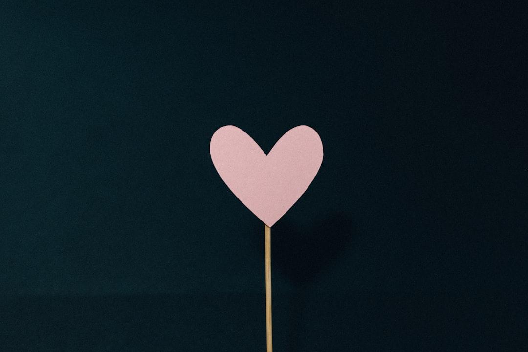 Heart shaped pink and white hearts illustration from Kelly Sikkema on Unsplash Tính mạng hai bé song sinh nguy kịch
